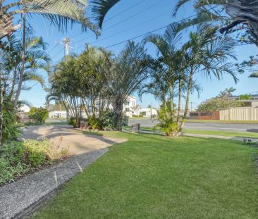 Spacious Duplex - 150m to Beach, Cafes and Park - Photo 6