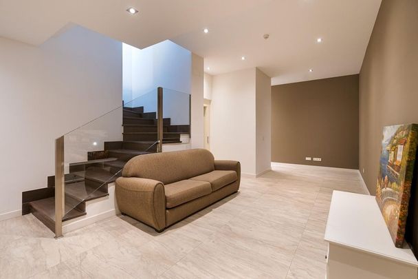 Luxury Townhouse for rent in Marbella, Spain - Photo 1