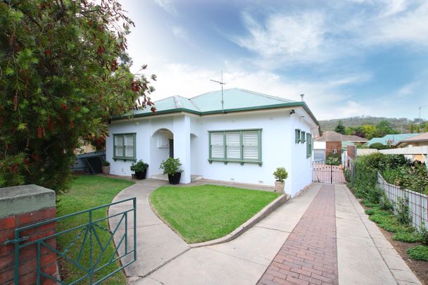 Charming Family Home In Central Albury - Photo 1