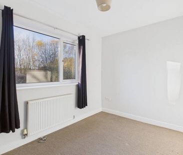 2 bedroom semi-detached house to rent - Photo 2