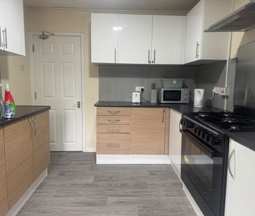 5 Bed Terraced House, Unett St, B19 - Photo 5