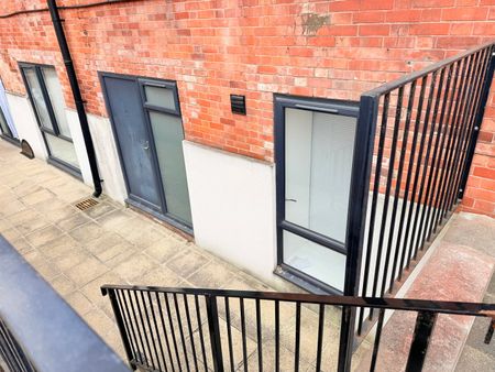 Newton Road, Yeovil, Somerset - Photo 4