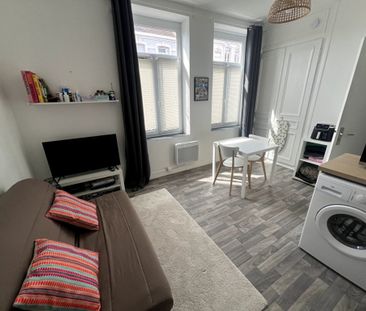 A LOUER Studio meublé situé Rue Caumartin à Lille réf G682-2 - Photo 1