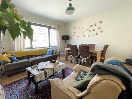 Duplex-appartement (101m²) met 2 slaapkamers, gelegen in centrum Gent, vlakbij Coupure/Rozemarijnbrug. - Foto 2