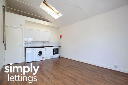 Studio to rent - Photo 3