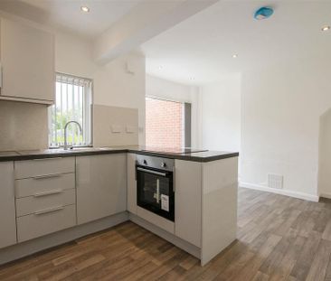 3 bedroom semi-detached house to rent - Photo 5