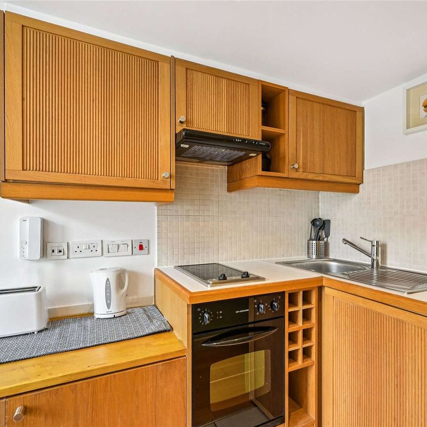 Charming studio in West Kensington - Photo 1