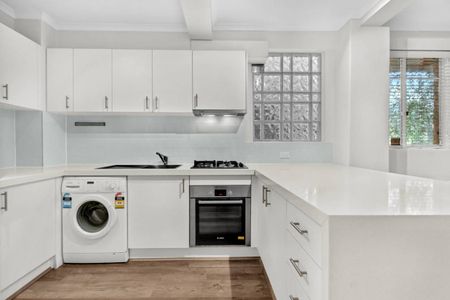 GREAT LOCATION | GENEROUS SIZE | LOW MAINTENANCE - Photo 3