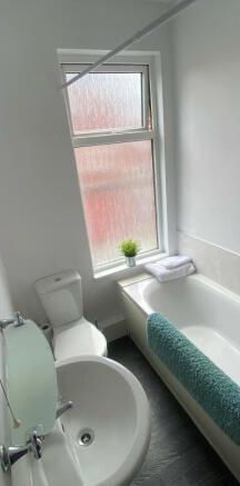 2 bedroom house to rent Cleveleys Road, Leeds, LS11 - Photo 2