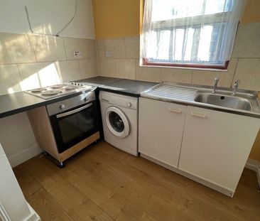 Room in a Shared House, Spacious Double Room In Queen's Park, W9 - Photo 5