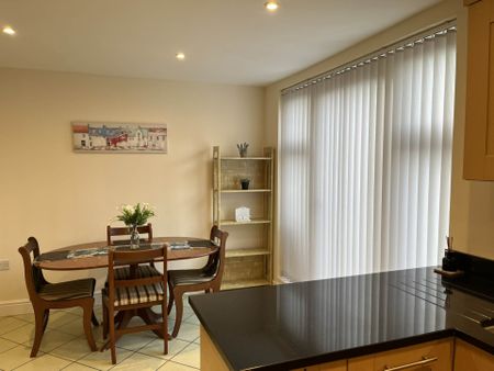 Room 4, Willowbrook, Great George Street, Godalming - Photo 3