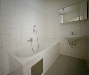 Sehr helle und gepflegte 2-Zimmer-Dachgeschosswohnung - Nähe Kranke... - Photo 5