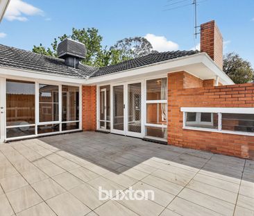 Charming Family Living in the Heart of Ashwood - Photo 4