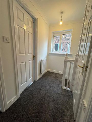 3 bedroom semi-detached house to rent - Photo 2