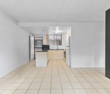 “Walk to shops, cafés and transport in Wilston” - Photo 6