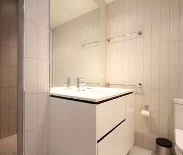 Fully Furnished Vibrant Foreshore Apartment! - Photo 2