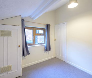 2 bedroom House To Let Total Size: 915 SQ FT - Photo 4