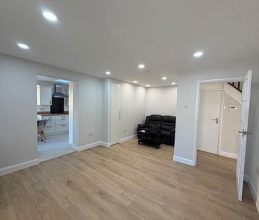 4 bedroom property to rent - Photo 3