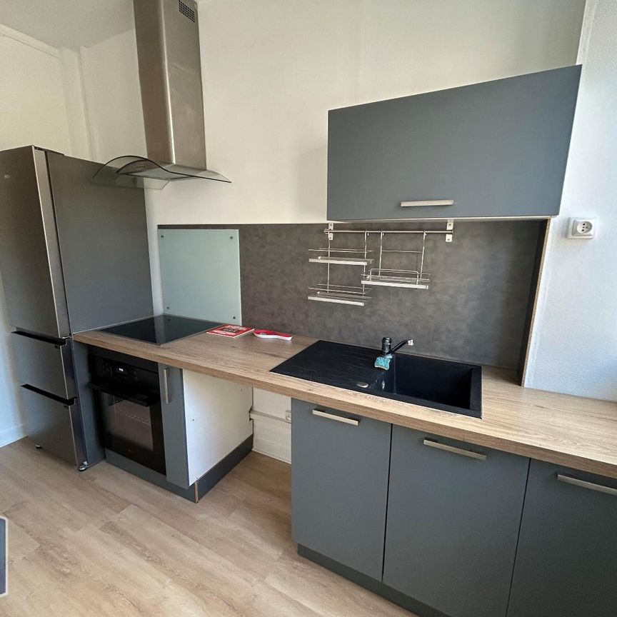 Location Appartement 3 pièces 59m² VILLEFRANCHE SUR SAONE 69400 - Photo 1