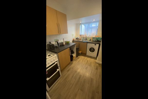 Room in a Shared Flat, Filton Avenue, BS7 - Photo 1