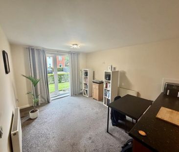 Romana Square, Altrincham - Photo 2