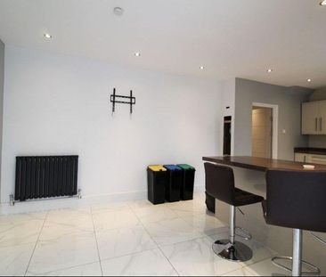 4 bedroom terraced house to rent - Photo 4