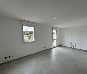 AIX LES MILLES T2 45M² TERRASSE PARKING - Photo 3