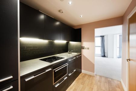 2 Bed Flat - Photo 4