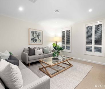 Low-Maintenance Living, Generous Space & Exceptional Convenience in... - Photo 5