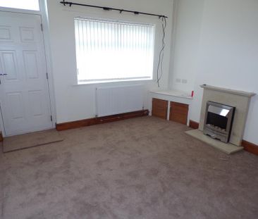 2 bedroom end of terrace house to rent - Photo 2