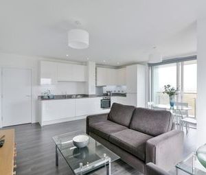 2 Bedrooms Flat to rent in Batavia Road, New Cross Gate SE14 | £ 403 - Photo 1