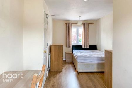 1 bedroom in a house share to rent - Photo 4