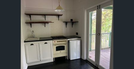 Mountain cottage on half an acre - Photo 4