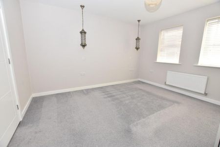 4 bedroom detached house to rent - Photo 4