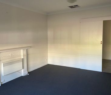 IMMACULATE TWO-BEDROOM UNIT IN THE HEART OF HYDE PARK - Photo 2