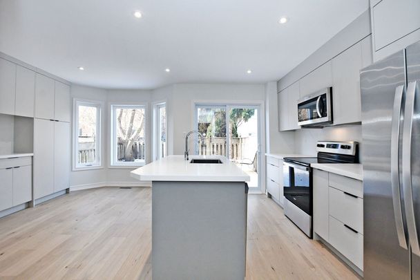 For Lease - 582 Skinner Avenue, Newmarket, Ontario - Photo 1