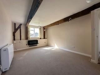 4 bedroom semi-detached house to rent - Photo 2