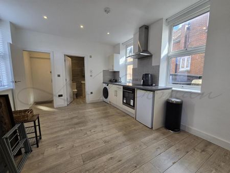 Studio to rent - Photo 3