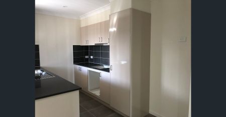 3 bed dualoc property - Photo 4