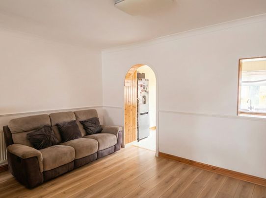 Room in a Shared House, Stokes Road, E6 - Photo 1