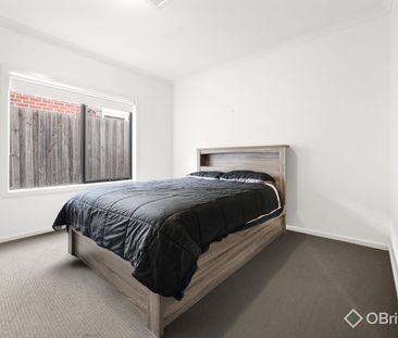 Modern Three-Bedroom Townhouse in Prime Carrum Downs Location - Photo 2