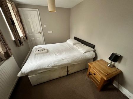 1 bedroom in a house share to rent - Photo 5