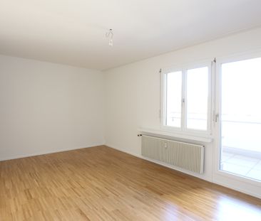 Renovierte Dachwohnung im beliebten Bachlettenquartier - Photo 1