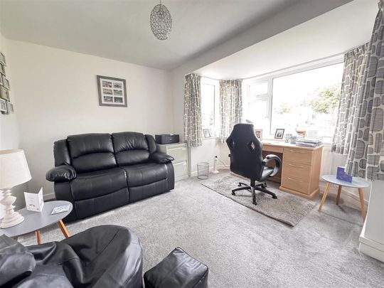 2 bedroom detached bungalow to rent - Photo 1