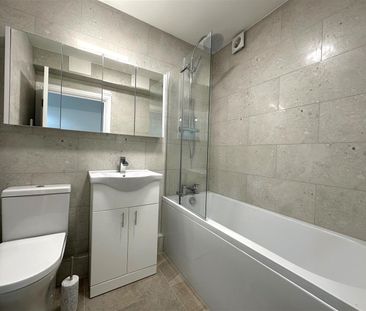 Gammons Lane, Watford - Photo 5