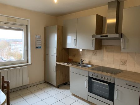 Location Appartement 4 pièces 77m² SARREGUEMINES 57200 - Photo 2
