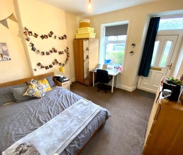 4 bedroom terraced house to rent - Photo 5