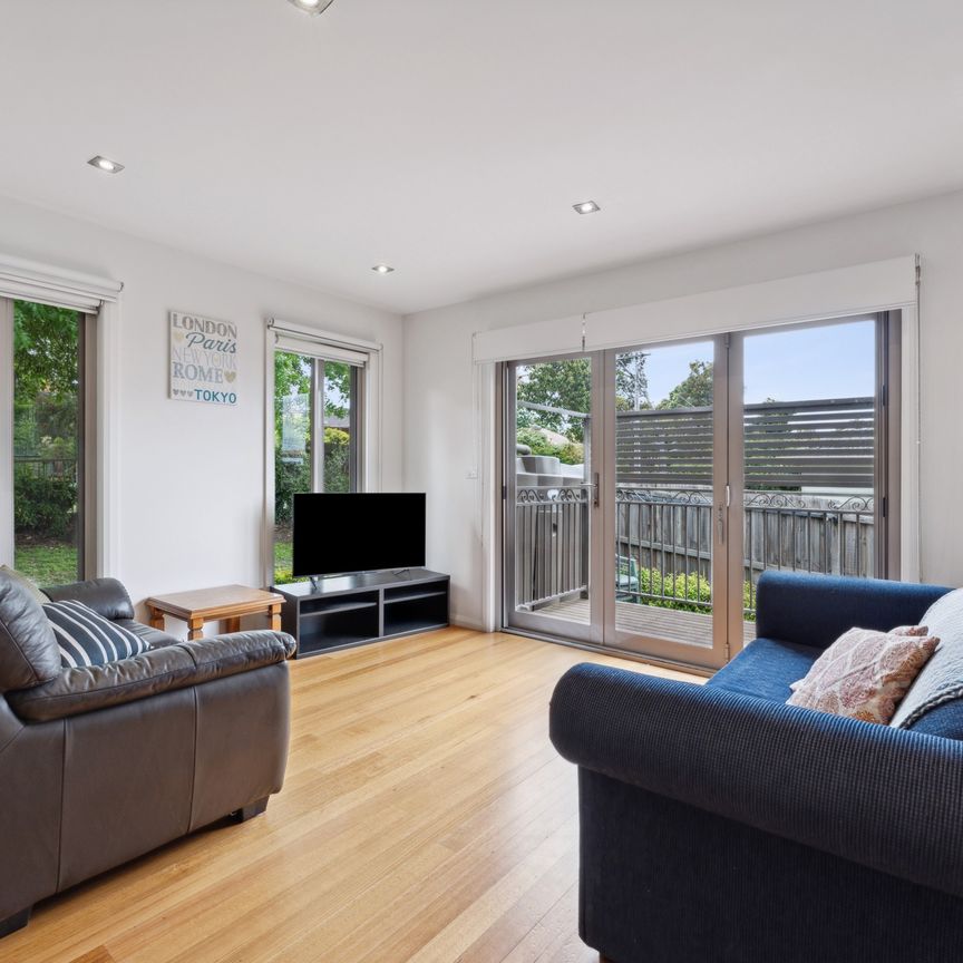 Stylish Townhouse Living in a Prime Reservoir Location - Photo 1