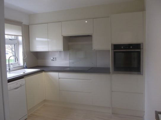 2 bedroom Apartment - Yarmouth Road, Stevenage - Photo 1