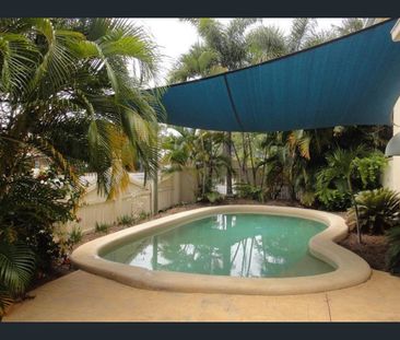 Townhouse in Yorkeys Knob!! - Photo 4